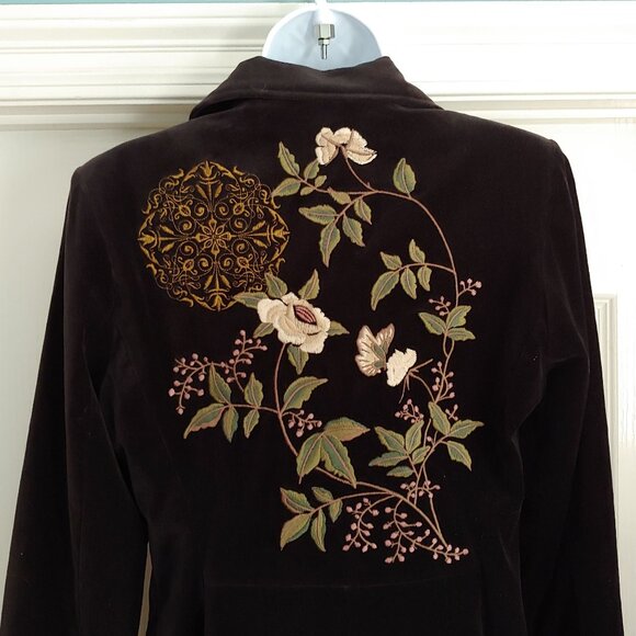 Cabi Carol Anderson Black Velour Embroidered Gilmore Practical Magic Vibe Coat 6 - Picture 10 of 16
